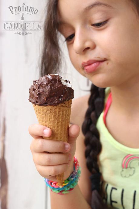 Cono palla fatto in casa – con finto gelato stracciatella Ricetta cono palla artigianale