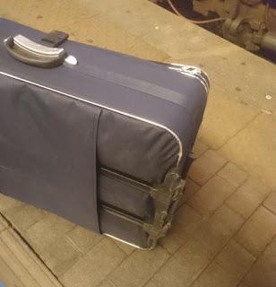 Cosa fare quando il nostro bagaglio arriva ROTTO in aeroporto? // DAMAGED LUGGAGE #TravelTips Cosa fare quando il nostro bagaglio arriva ROTTO in aeroporto? // DAMAGED LUGGAGE #TravelTips