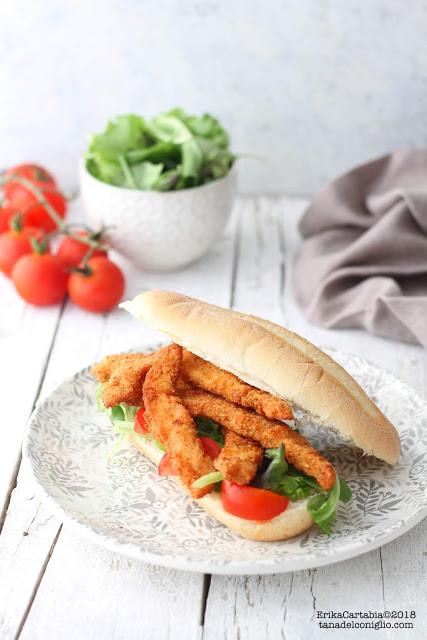 Panino con straccetti di cotoletta alla milanese Panino con straccetti di cotoletta alla milanese
