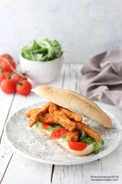 Panino con straccetti di cotoletta alla milanese Panino con straccetti di cotoletta alla milanese