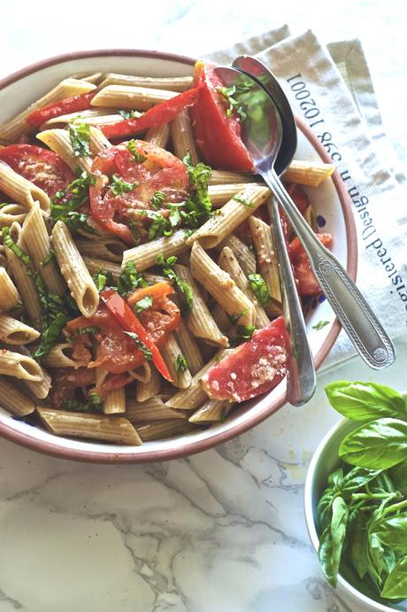 Pasta fredda aglio, olio e pomodori Pasta fredda aglio, olio e pomodori