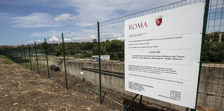 Roma all'ultima spiaggia. Sotto Ponte Marconi si chiama Tiberis l'umiliazione d'agosto Roma all'ultima spiaggia. Sotto Ponte Marconi si chiama Tiberis l'umiliazione d'agosto
