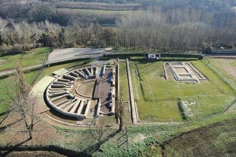 UNA VACANZA DA “NOVELLE ARCHEOLOGHE” UNA VACANZA DA “NOVELLE ARCHEOLOGHE”