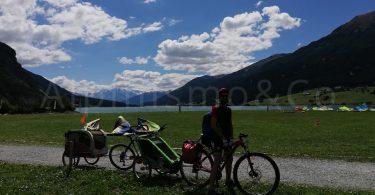 Bicicletta con bambini in Val Venosta: il lago di Resia Bicicletta con bambini in Val Venosta: il lago di Resia
