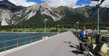 Bicicletta con bambini in Val Venosta: il lago di Resia Bicicletta con bambini in Val Venosta: il lago di Resia