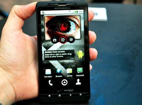 Motorola Droid X: primi video hands on, dettagli e foto