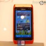 Nokia N8: argento, blu, arancio, verde e nero!