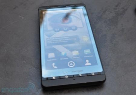 Motorola Droid X, nuovi dettagli e 3 video hands on