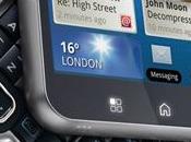 Motorola FLIPOUT MOTOBLUR: perfettamente tascabile grazie all’esclusivo design quadrato