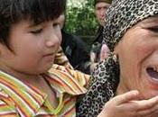 Genocidio uzbeko kirghizistan. donne violentate uccise, uomini bruciati. quasi morti