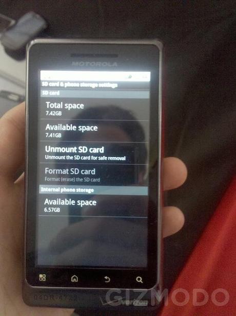 Motorola Droid 2: nuove immagini e dettagli