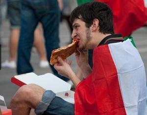 Cerrado por futbol - Noi che ci vogliamo così bene Cerrado por futbol - Noi che ci vogliamo così bene