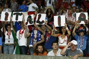 Cerrado por futbol - Noi che ci vogliamo così bene Cerrado por futbol - Noi che ci vogliamo così bene
