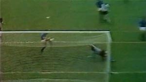 Cerrado por futbol - Sulle orme di Raymond Cerrado por futbol - Sulle orme di Raymond