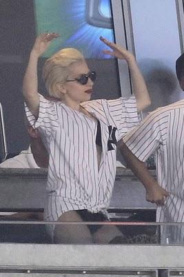 GAGA still at the Stadium and STILL NAKED !!!! AGAIN !!!