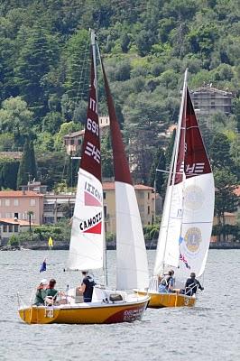 Vela - L'AUSTRALIANA FORTH E L'ITALIANA ANNA GAMBA GUIDANO CON DUE VITTORIE IL MONDIALE NON VEDENTI DEL GARDA