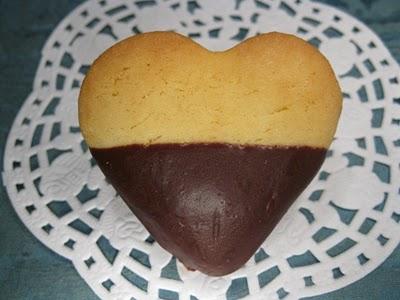 I biscotti con la torcia elettrica ovvero Cuori e fiori al....cioccolato