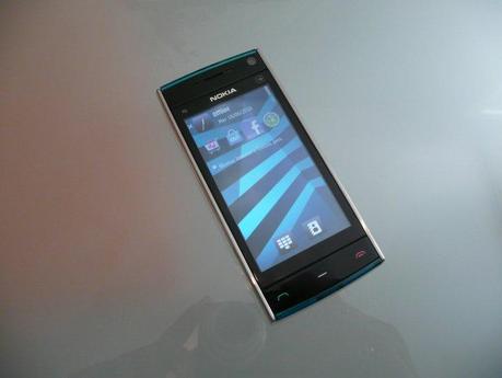 Nokia X6: unboxing e prime impressioni