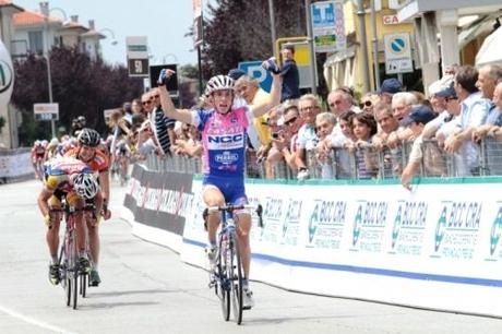 Ciclismo – Settimana Tricolore: a Motta di Livenza volata d’oro di Rocchetti che ora sogna un contratto da professionista