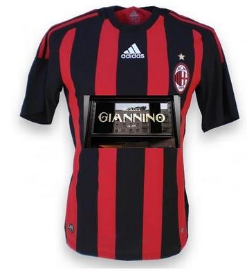 La nuova maglia del Milan...