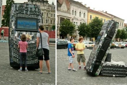 Un gigante cellulare fatto di cellulari!