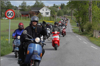 FOTO DEL GIORNO 24 MAGGIO 2011 : IL RADUNO DELLE VESPE IN NORVEGIA