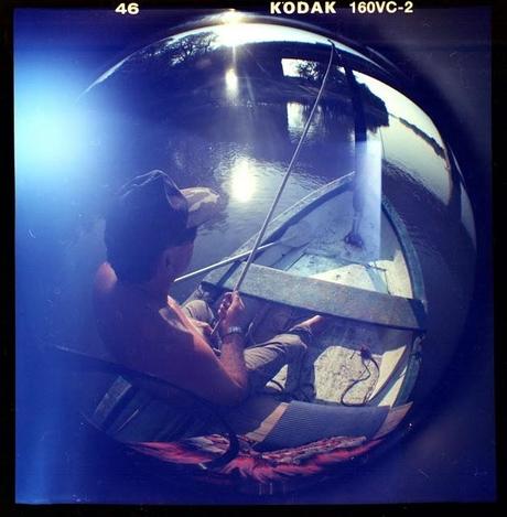 LOMOGRAPHY • sul fiume Po con Diana F+ e Kodak 160VC