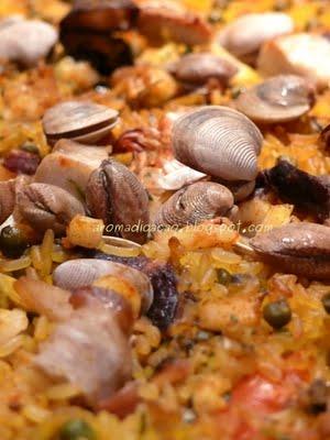 La prima cena in balcone, un Aperitivo e la Paella de marisco.....