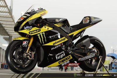 Yamaha YZR-M1 Team Tech3 2011