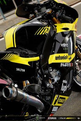 Yamaha YZR-M1 Team Tech3 2011