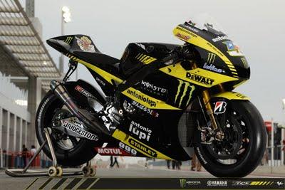 Yamaha YZR-M1 Team Tech3 2011