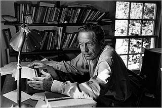 LIBRI : John Cheever , Il Nuotatore