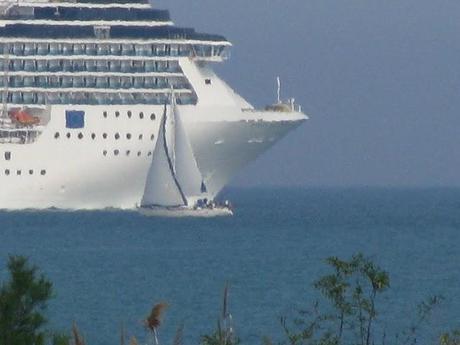 costa atlantica, una meraviglia a cagliari