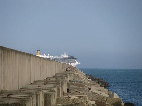 costa atlantica, una meraviglia a cagliari