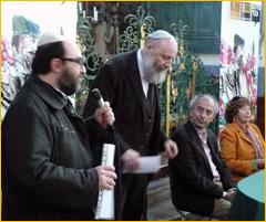 Oyoyoy non farei..questione alcuna..con gli Ebrei..bimbi e ragazzini..ci son pure i burattini.