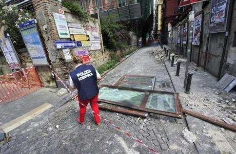 L’ombra del racket dietro l’esplosione del Bar Guida a Napoli ? Il ritorno della paura nel quartiere