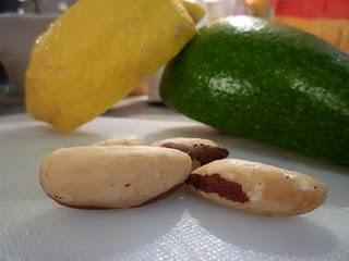 INSALATA DI PESCE CON AVOCADO E CEDRO