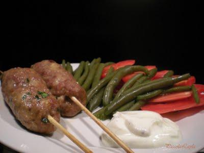 Kofta  ovvero Polpettine di carne d'agnello speziate con salsa bianca alla Menta