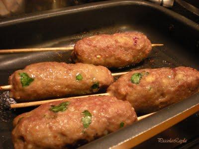 Kofta  ovvero Polpettine di carne d'agnello speziate con salsa bianca alla Menta