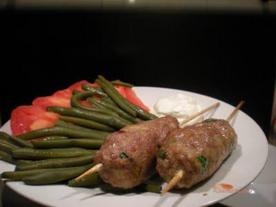 Kofta  ovvero Polpettine di carne d'agnello speziate con salsa bianca alla Menta