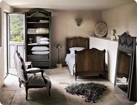 french-gray-bedroom-decor-ideas-home-settee-mirror