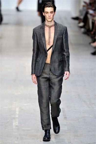 I’m in love with: Costume National Homme p/e 2011