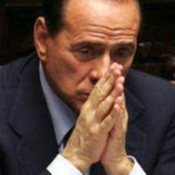Berlusconi grande batosta:Spintoni tra i sostenitori di Lettieri e De Magistris