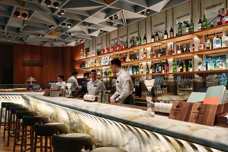 Starbucks ha aperto a Milano: tutto quello che c'è da sapere e tutte le foto (e perché non è il solito Starbucks) Starbucks ha aperto a Milano: tutto quello che c'è da sapere e tutte le foto (e perché non è il solito Starbucks)