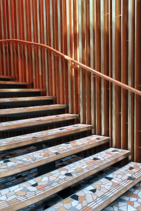 Starbucks ha aperto a Milano: tutto quello che c'è da sapere e tutte le foto (e perché non è il solito Starbucks) Starbucks ha aperto a Milano: tutto quello che c'è da sapere e tutte le foto (e perché non è il solito Starbucks)
