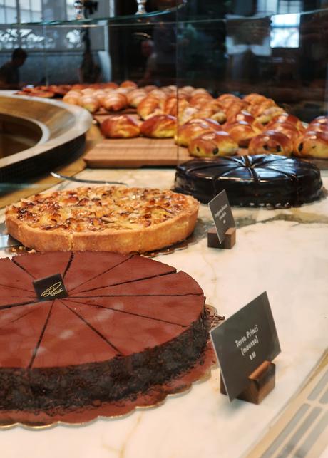 Starbucks ha aperto a Milano: tutto quello che c'è da sapere e tutte le foto (e perché non è il solito Starbucks) Starbucks ha aperto a Milano: tutto quello che c'è da sapere e tutte le foto (e perché non è il solito Starbucks)