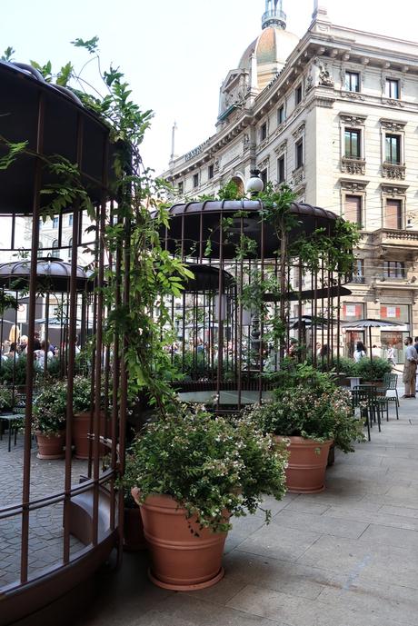 Starbucks ha aperto a Milano: tutto quello che c'è da sapere e tutte le foto (e perché non è il solito Starbucks) Starbucks ha aperto a Milano: tutto quello che c'è da sapere e tutte le foto (e perché non è il solito Starbucks)