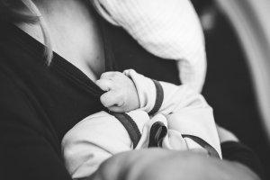 Parto naturale e allattamento sono determinanti per il neonato allattamento