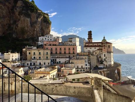 🚘Atrani, idilliaco e piccolo paese incuneato tra ripide scogliere 🚘Atrani, idilliaco e piccolo paese incuneato tra ripide scogliere