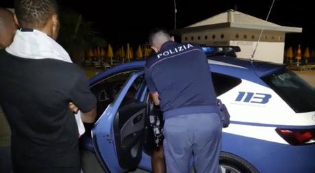 Elementi principali del decreto Salvini su immigrazione e sicurezza controllo della polizia e decreto salvini su immigrazione e sicurezza che abolisce il permesso di soggiorno per motivi umanitari